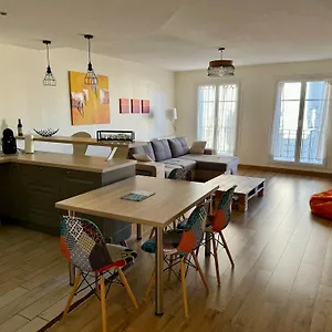  Appartement Vue Imprenable Sur La Mairie